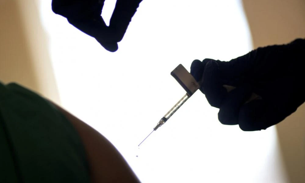 Βρετανία: Το πρώτο εμβόλιο για πρόληψη του καρκίνου του πνεύμονα